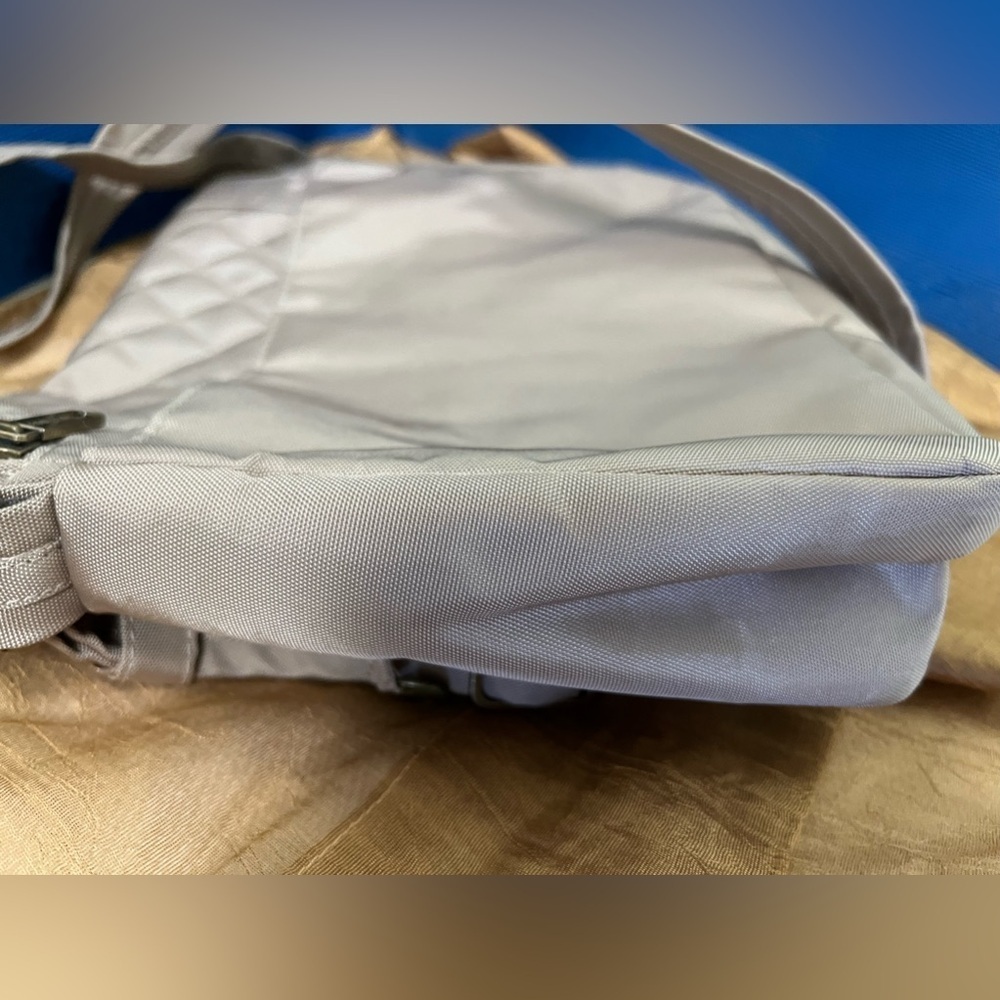 Travelon crossbody travel bag - Picture 7 of 15